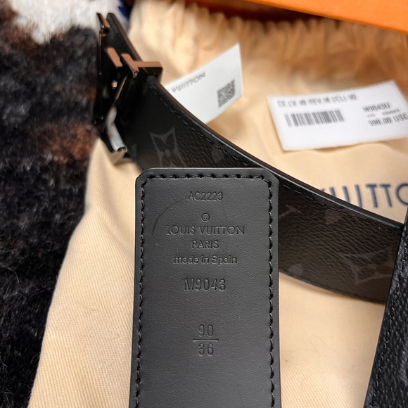 Authentic Louis Vuitton belt size Medium, comes with original dust bag & box - Picture 3 of 6